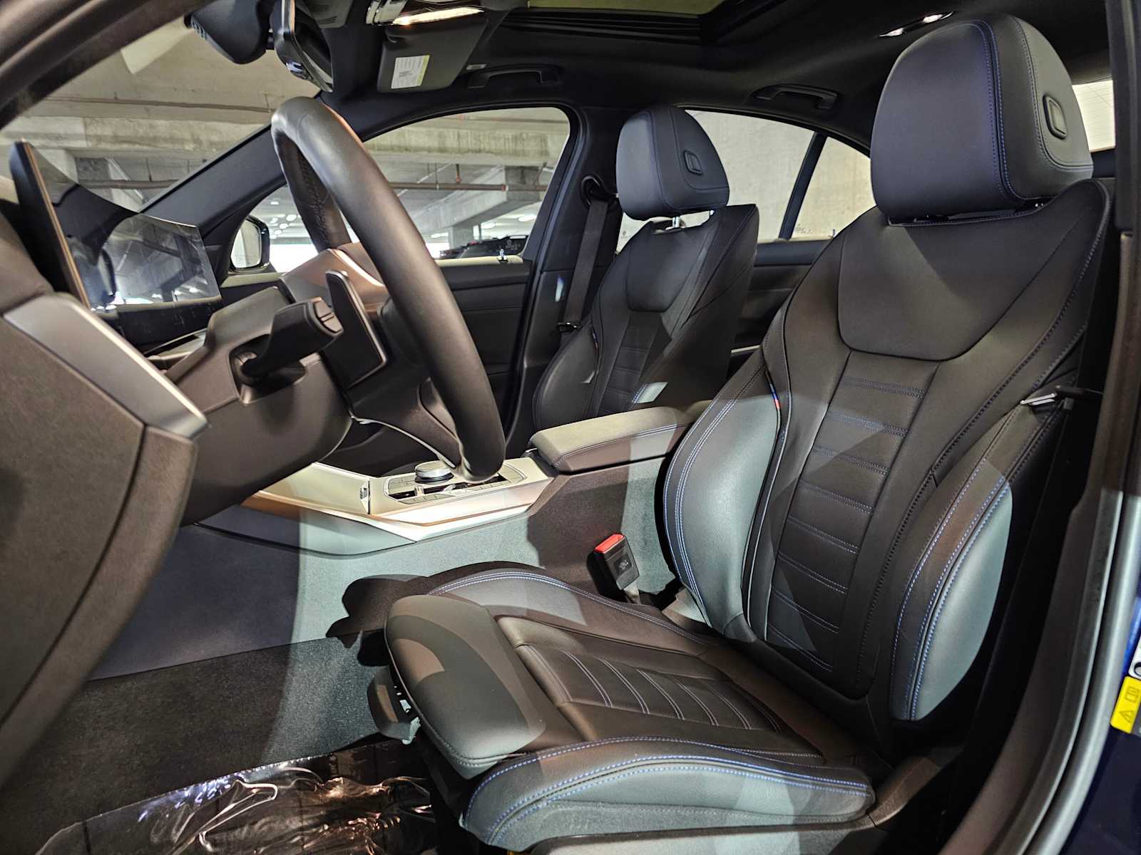 Thumbnail: 2024 BMW 3 Series - 32