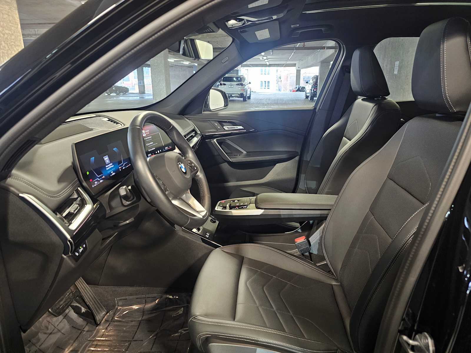 Thumbnail: 2025 BMW X1 - 32