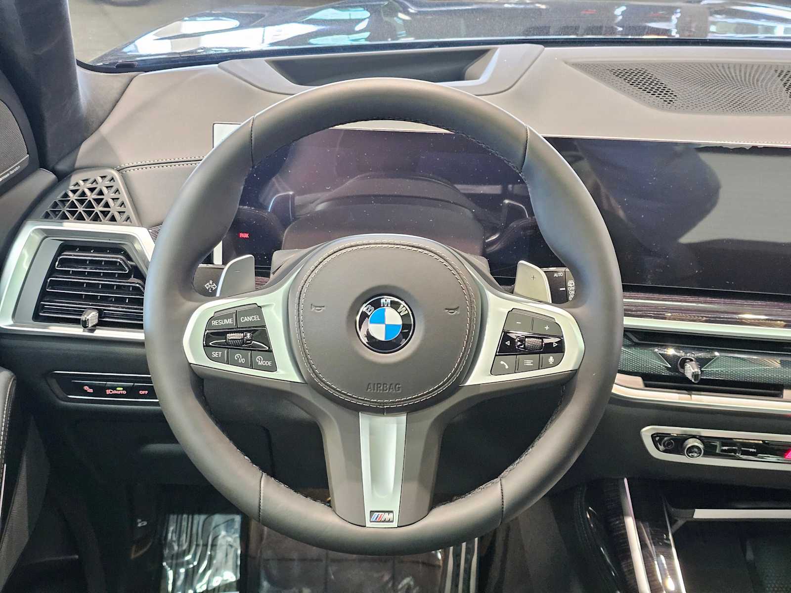 Thumbnail: 2026 BMW X7 - 11