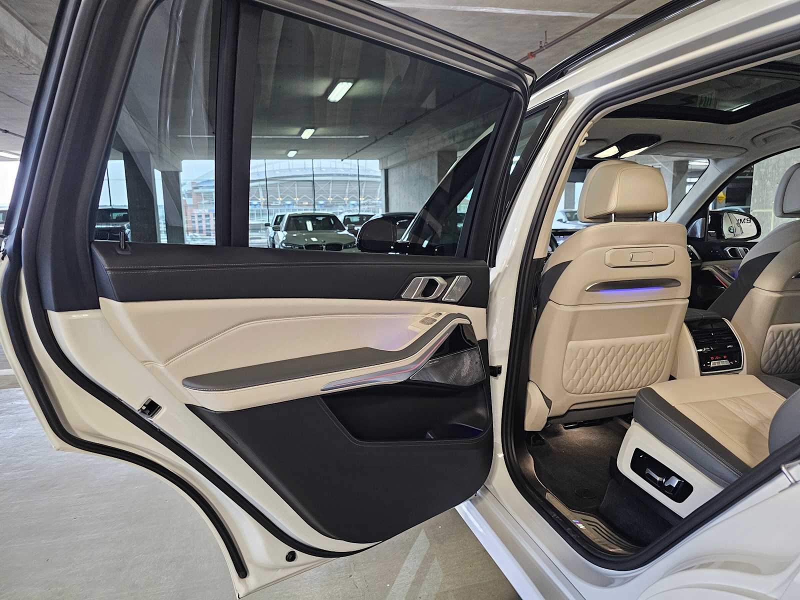 Thumbnail: 2023 BMW X7 - 36