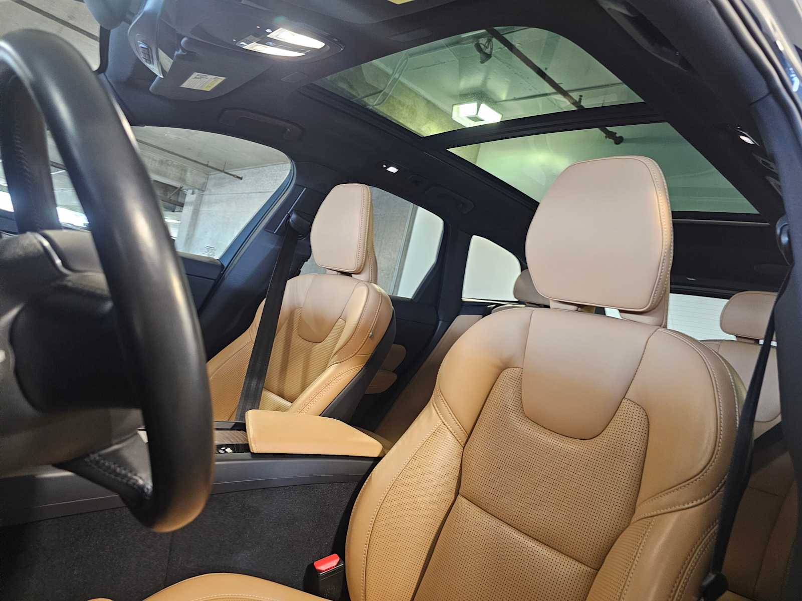 Thumbnail: 2022 Volvo XC60 - 29