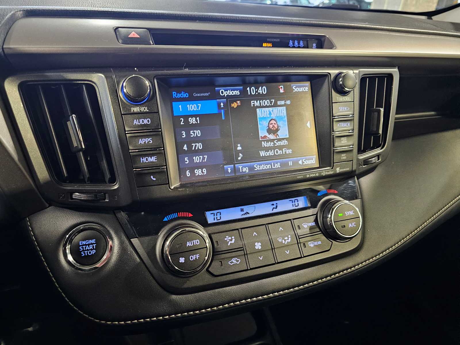 Thumbnail: 2018 Toyota RAV4 - 14