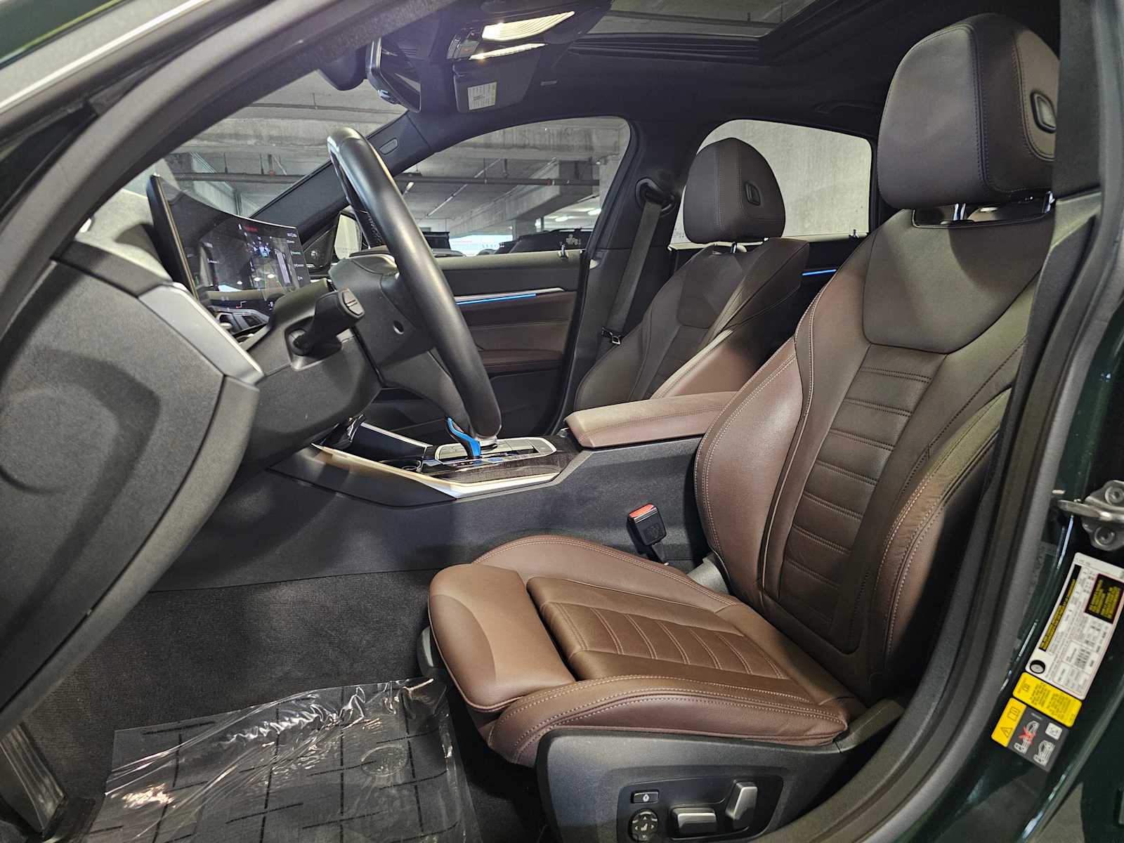 Thumbnail: 2023 BMW i4 - 32