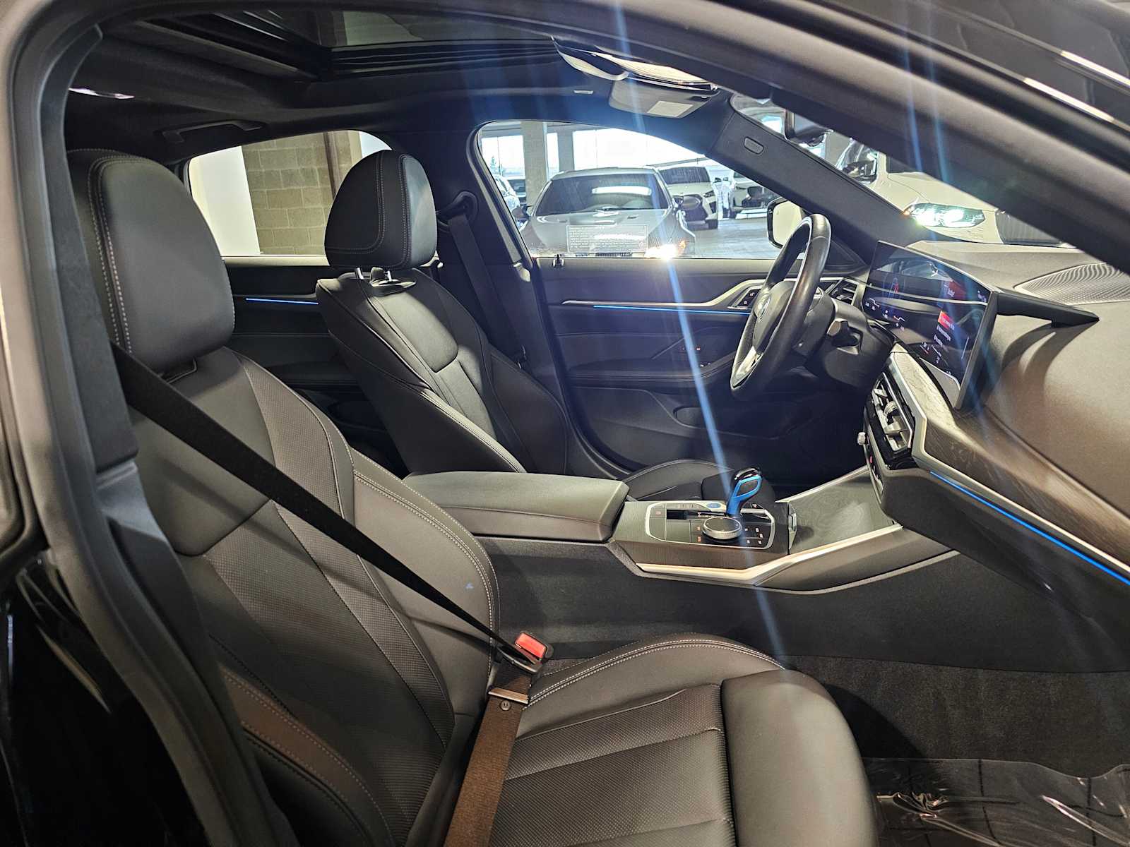 Thumbnail: 2023 BMW i4 - 39