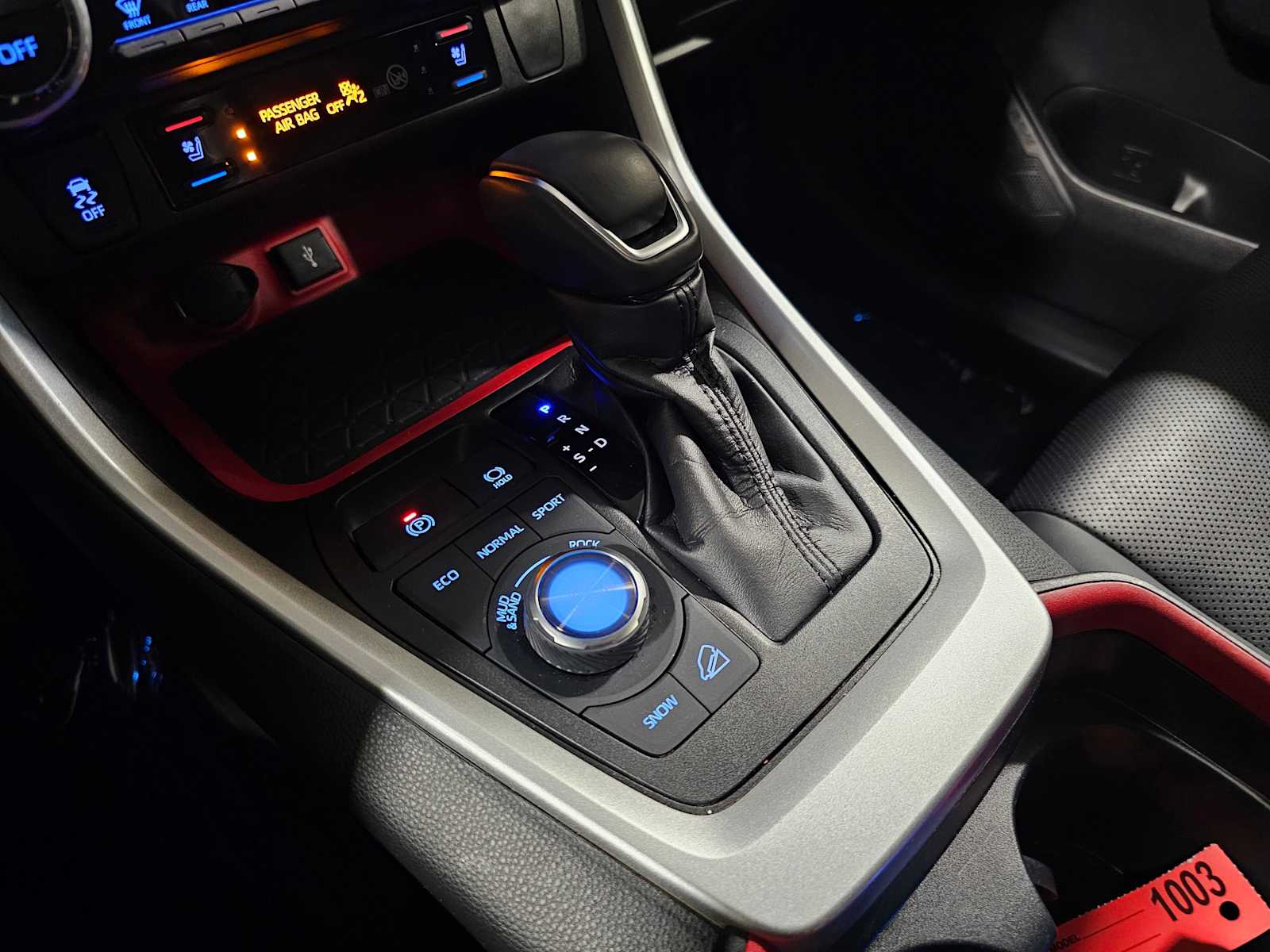 Thumbnail: 2021 Toyota RAV4 - 23