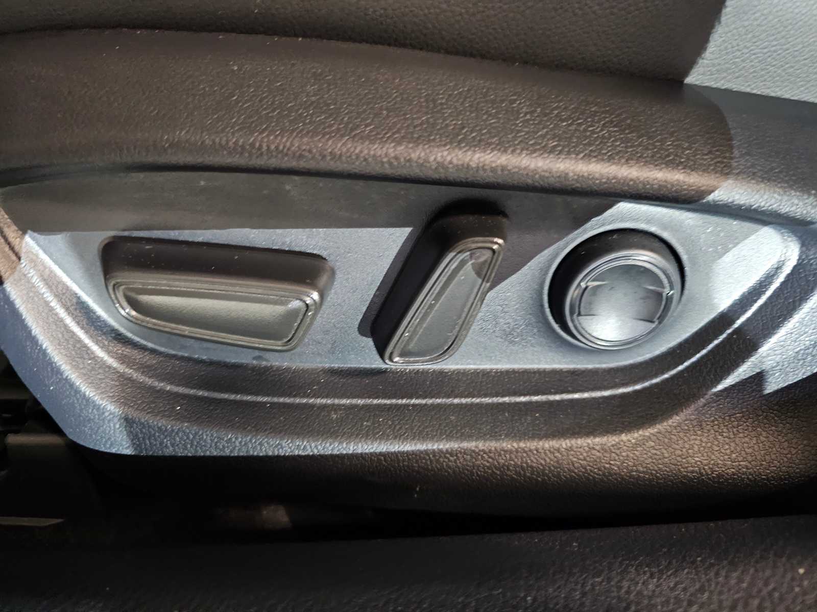 Thumbnail: 2025 Toyota Camry - 24