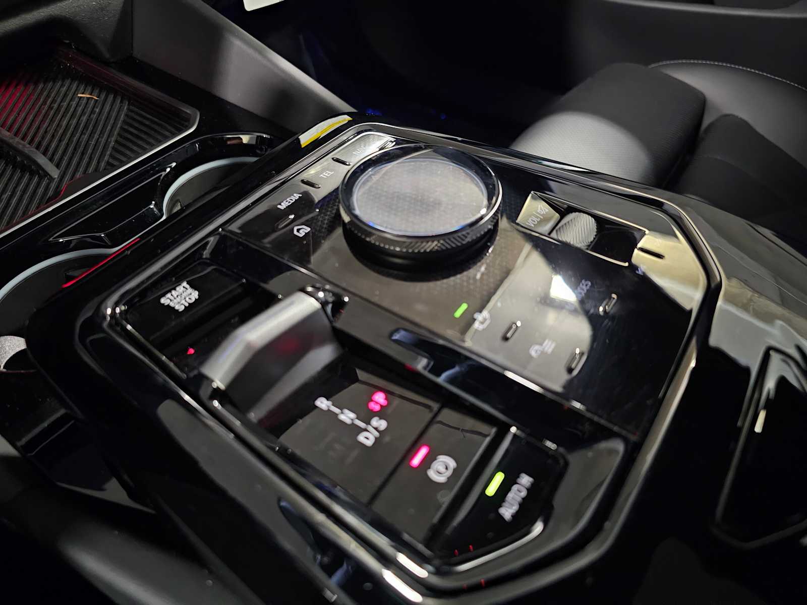 Thumbnail: 2025 BMW 5 Series - 20