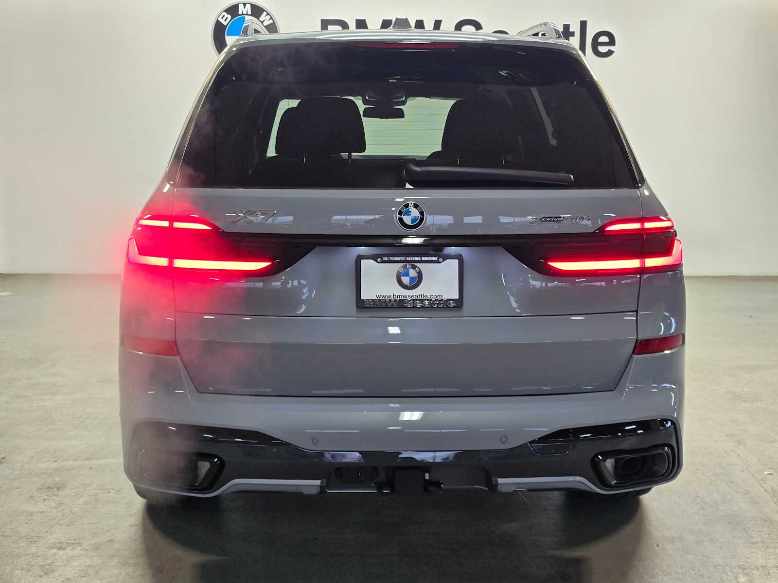Thumbnail: 2026 BMW X7 - 5