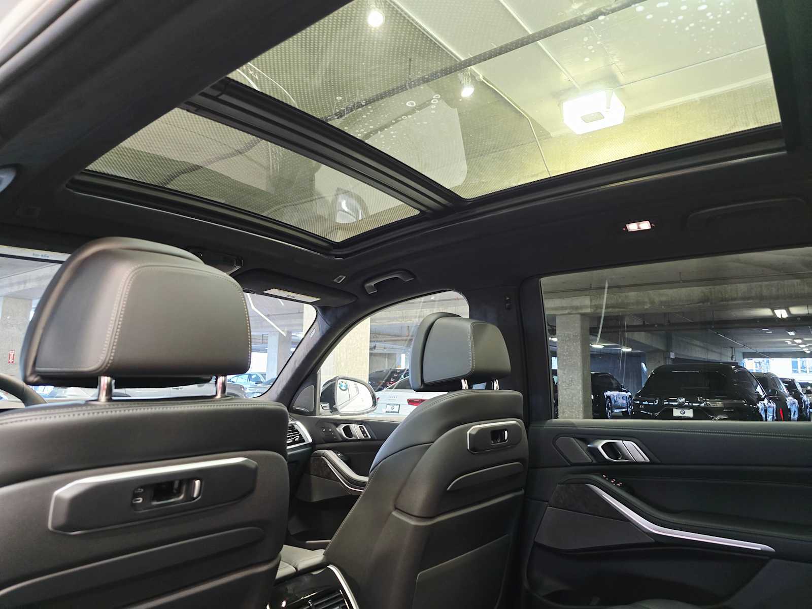 Thumbnail: 2026 BMW X7 - 26