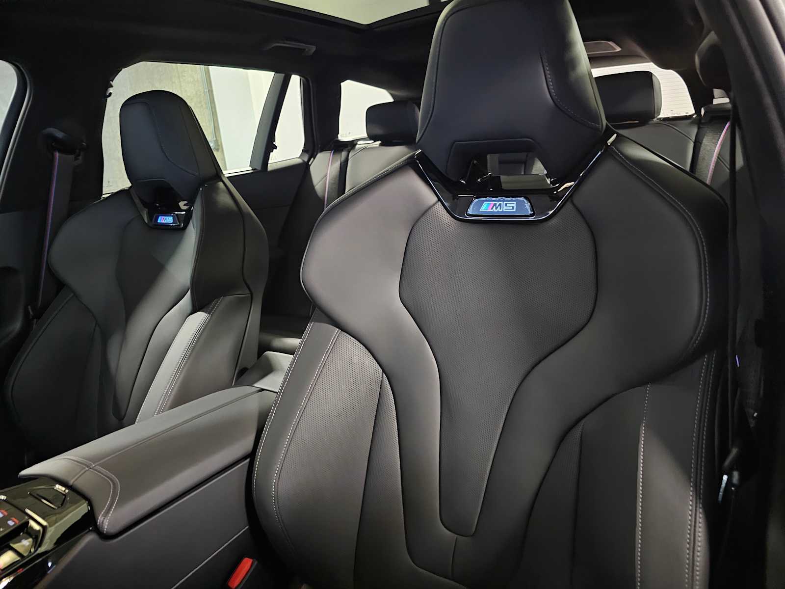 Thumbnail: 2026 BMW M5 - 31