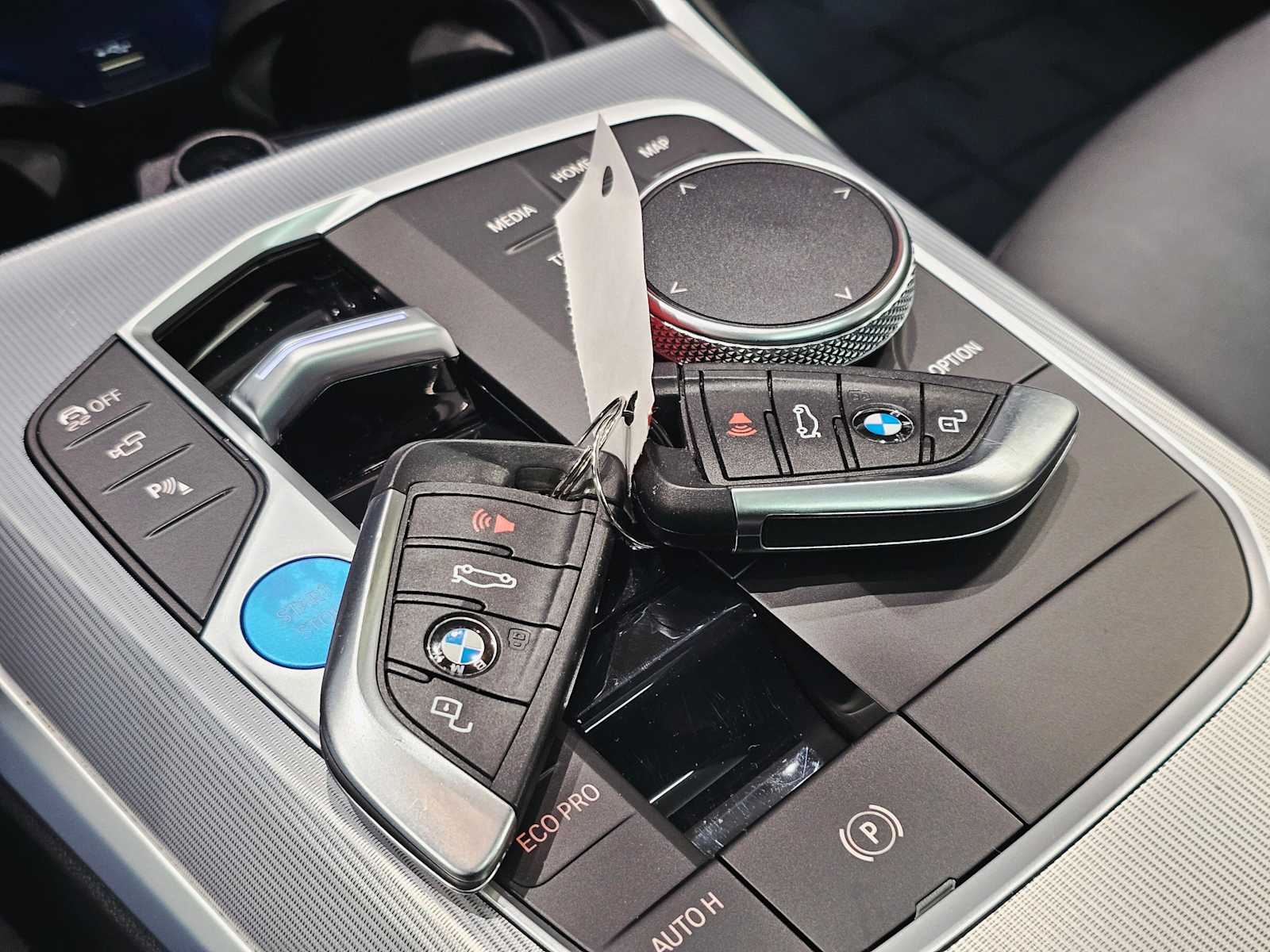 Thumbnail: 2023 BMW i4 - 30