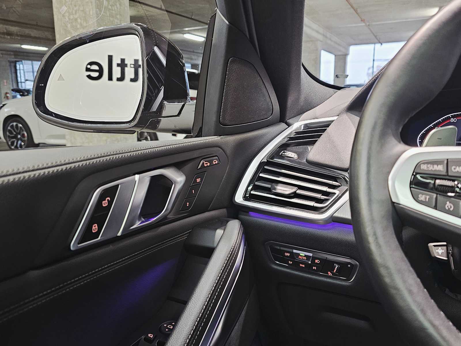 Thumbnail: 2022 BMW X6 - 22