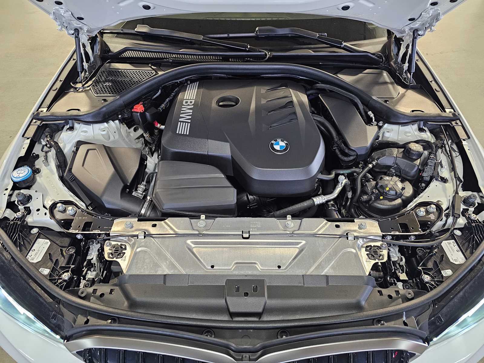 Thumbnail: 2025 BMW 3 Series - 9