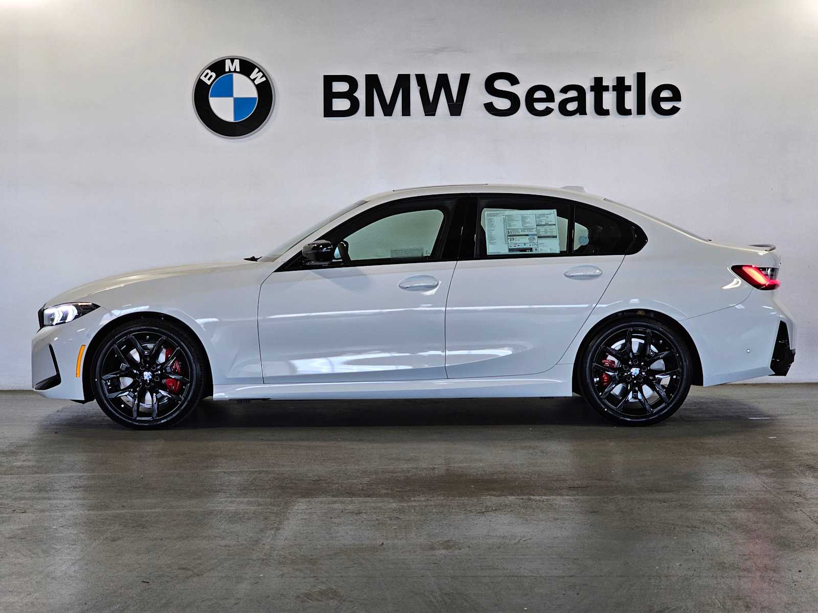 Thumbnail: 2026 BMW 3 Series - 3