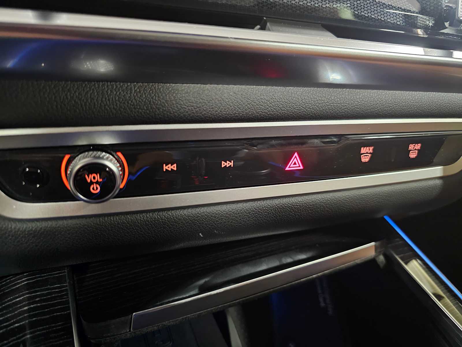 Thumbnail: 2026 BMW X5 - 19