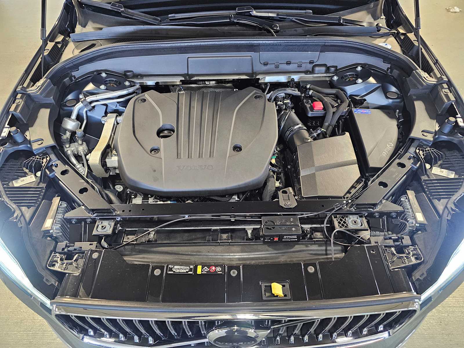 Thumbnail: 2022 Volvo XC60 - 9