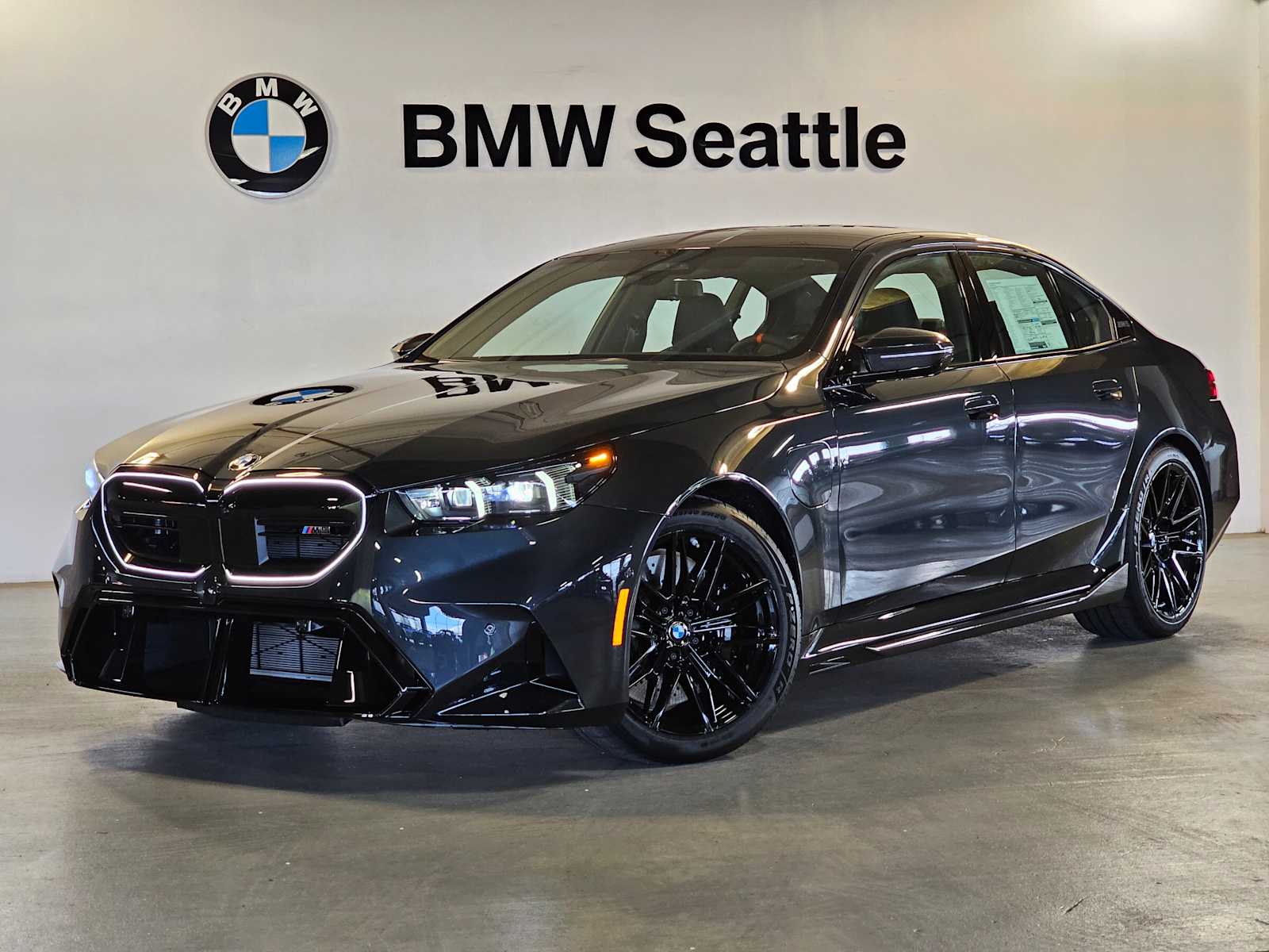 Thumbnail: 2026 BMW M5 - 1