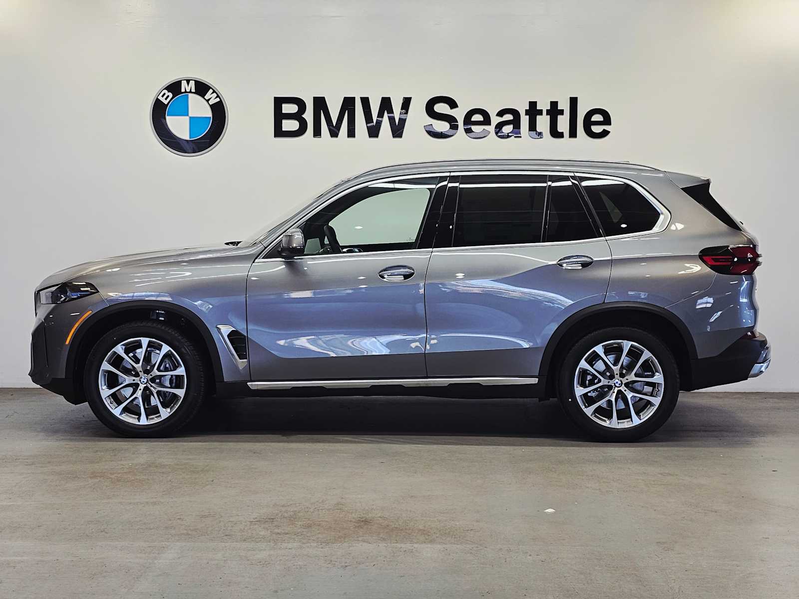 Thumbnail: 2026 BMW X5 - 3
