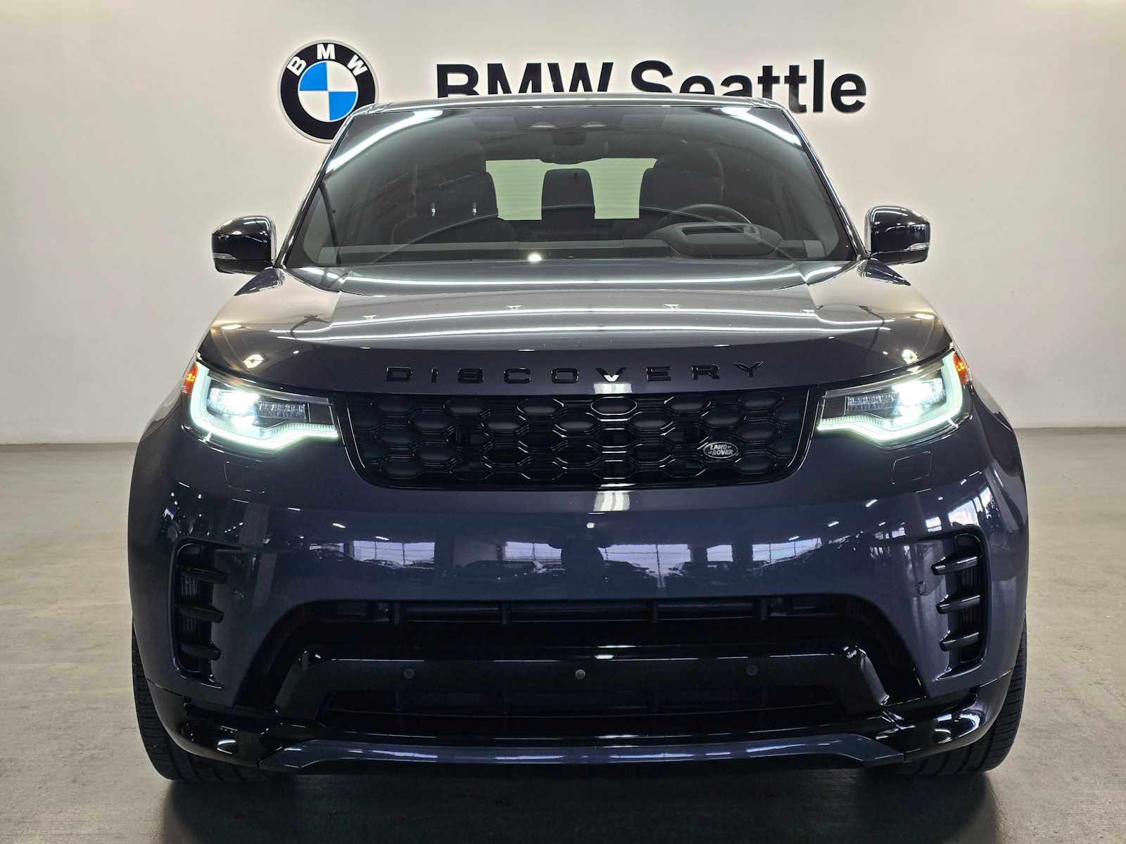 Thumbnail: 2024 Land Rover Discovery - 6