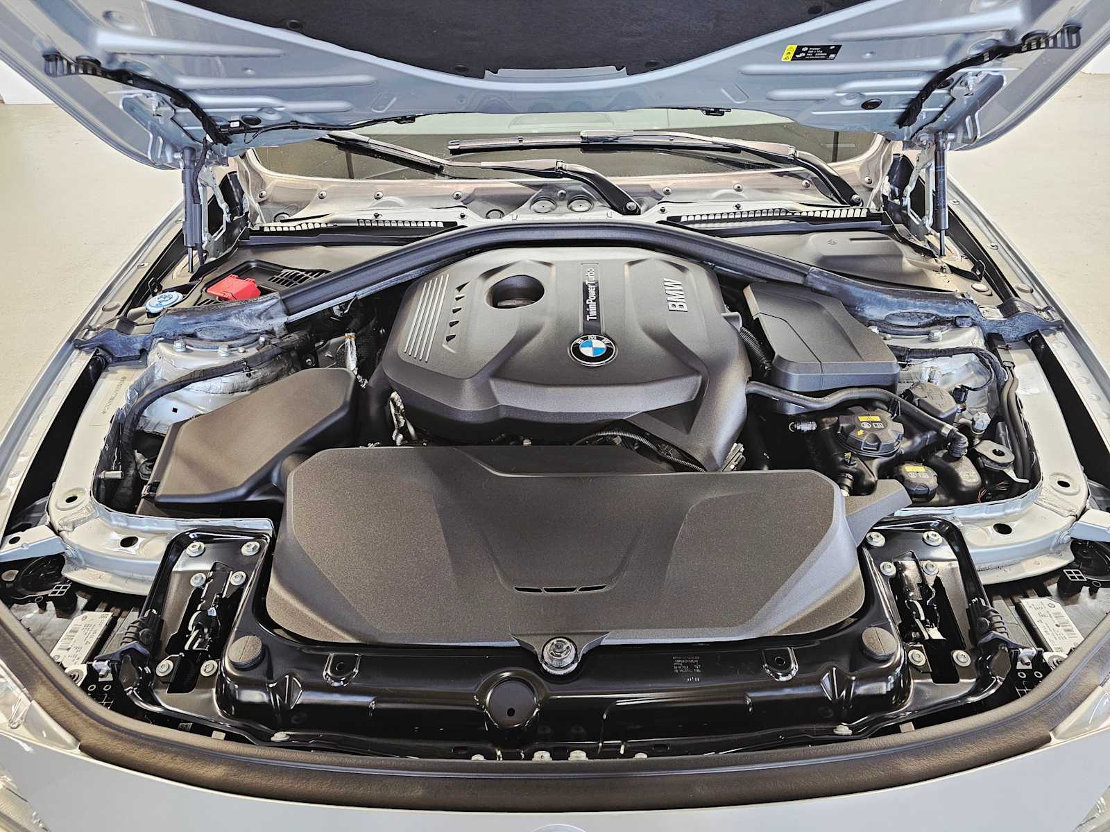Thumbnail: 2017 BMW 3 Series - 9