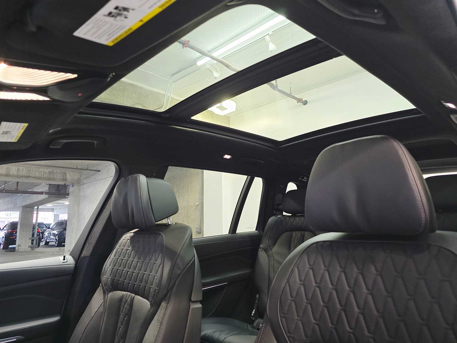 Thumbnail: 2026 BMW X7 - 23