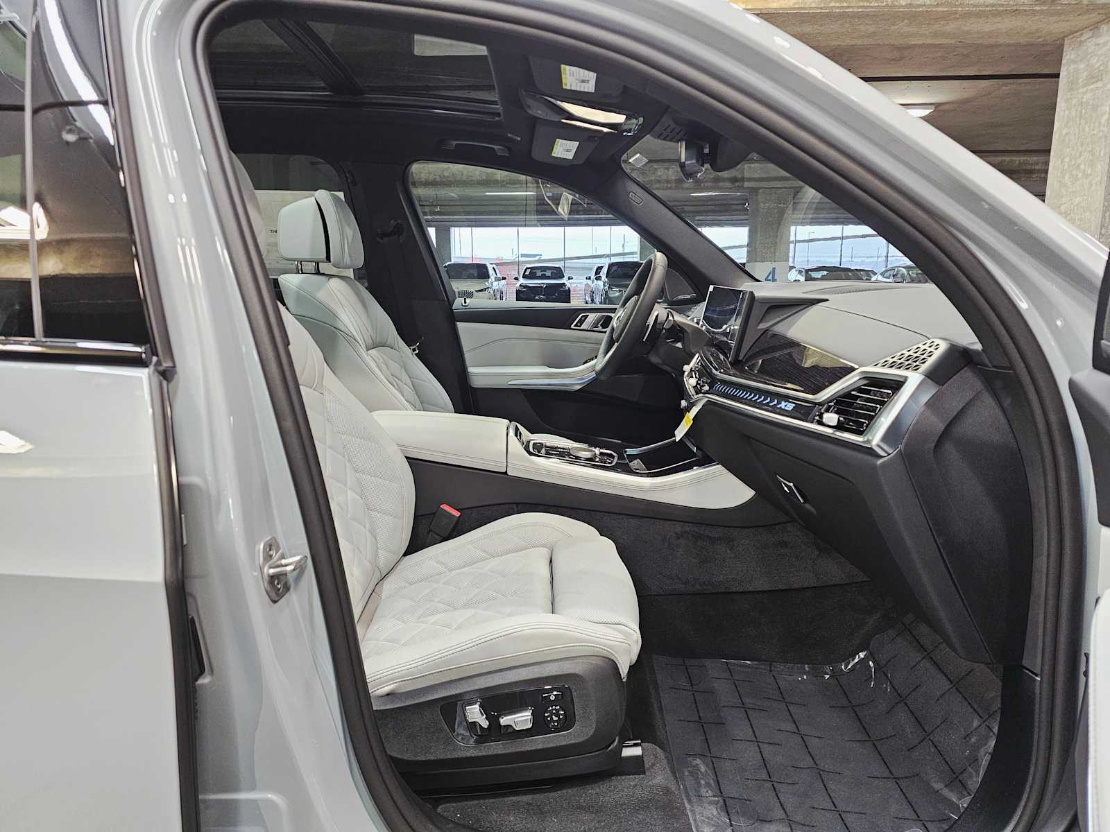 Thumbnail: 2026 BMW X5 - 27