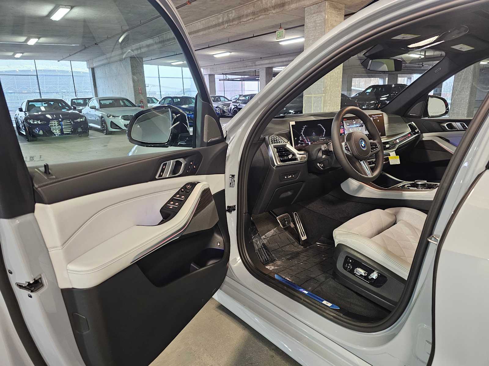 Thumbnail: 2026 BMW X5 - 32