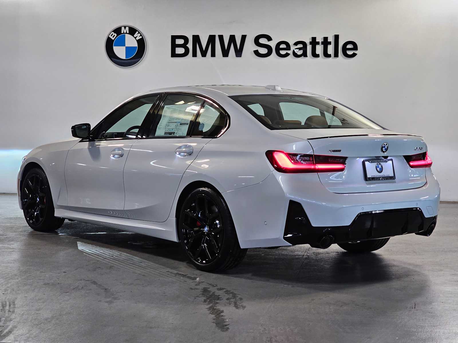 Thumbnail: 2026 BMW 3 Series - 4