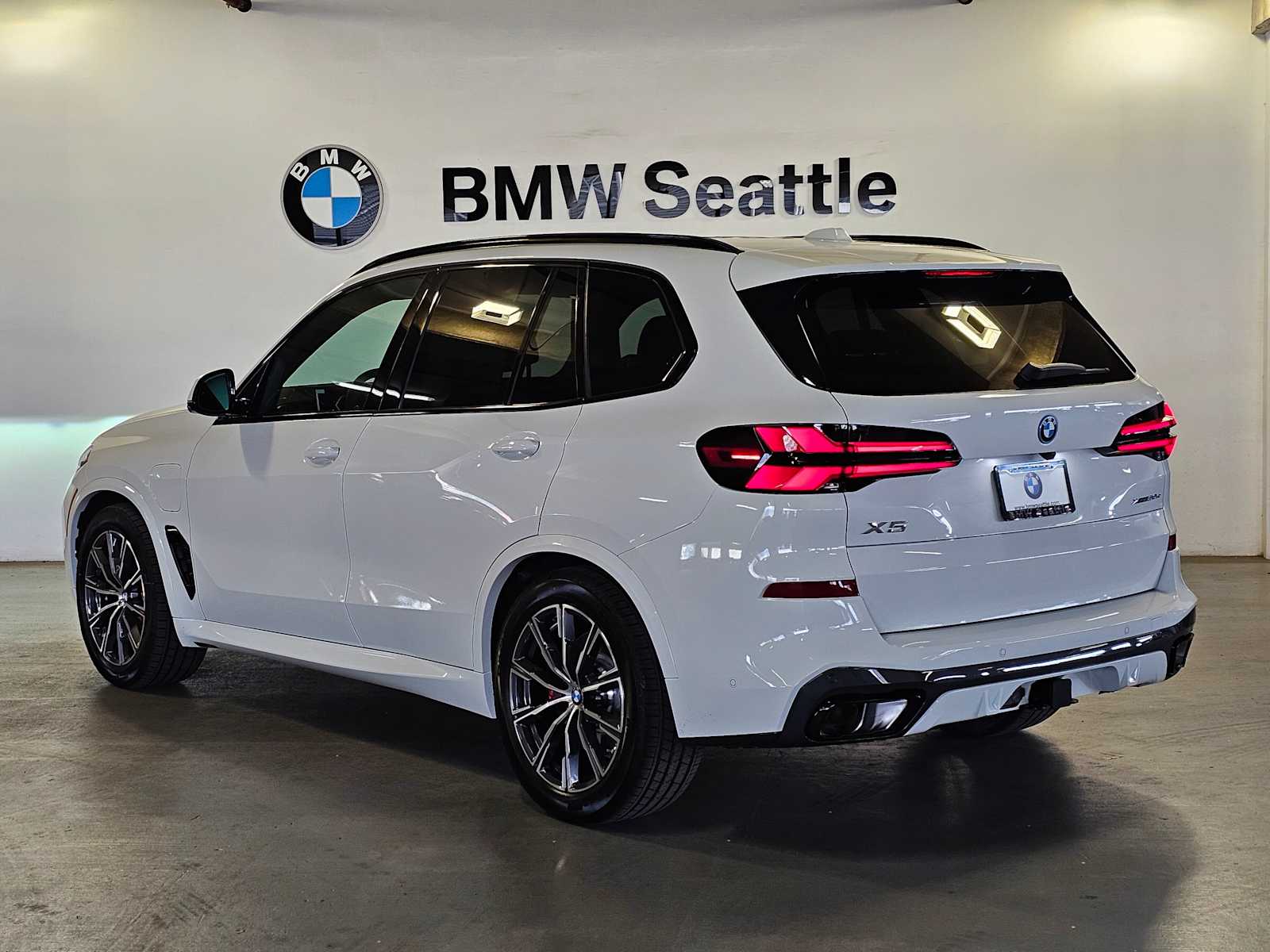 Thumbnail: 2026 BMW X5 - 4