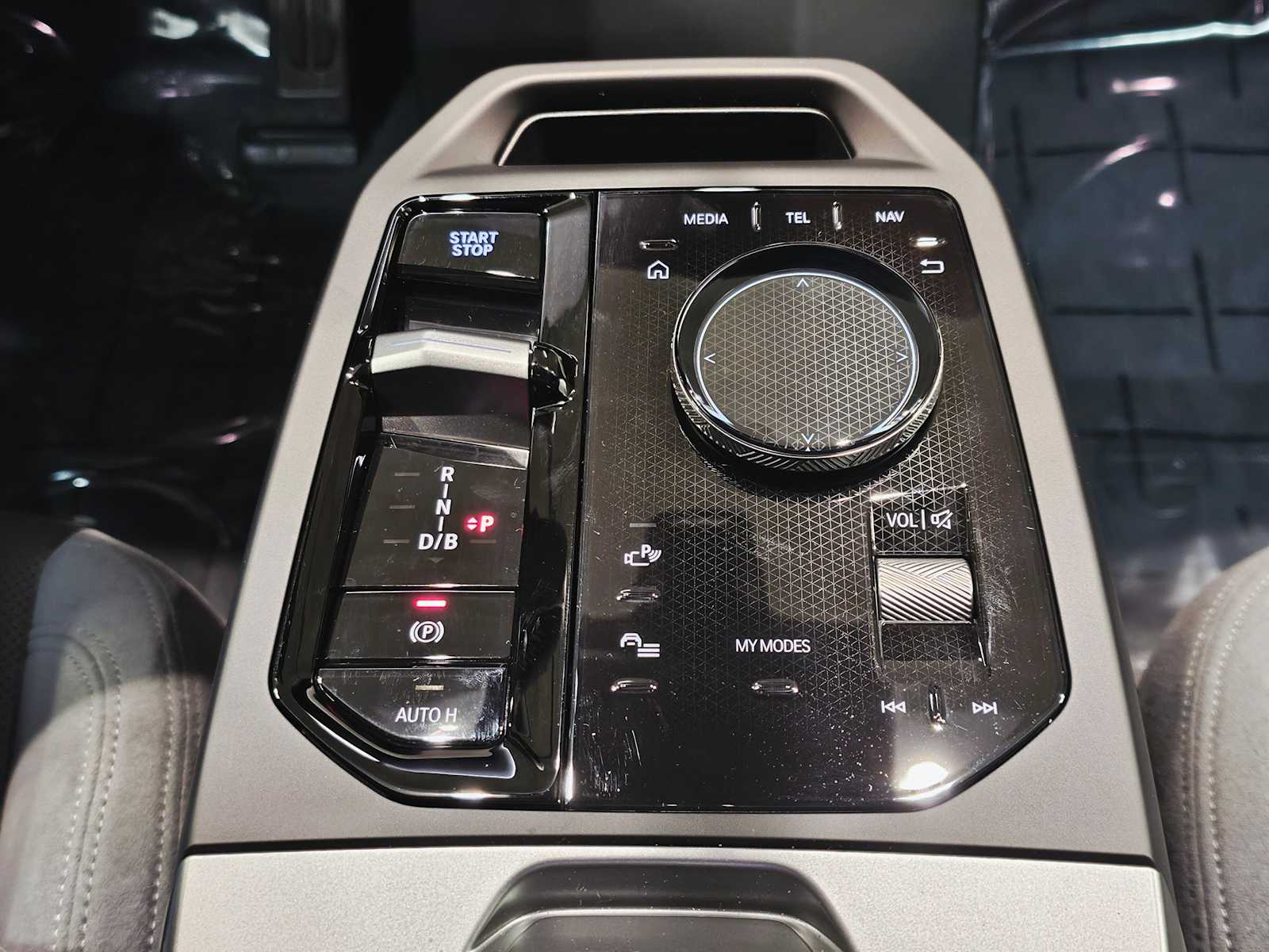 Thumbnail: 2026 BMW iX - 18