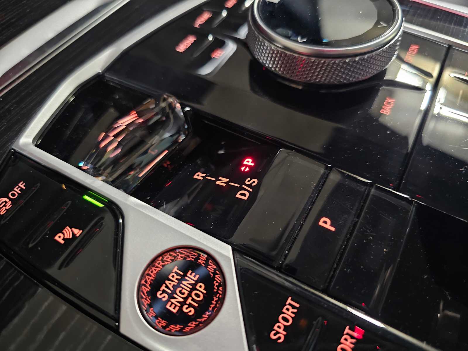 Thumbnail: 2025 BMW X7 - 24