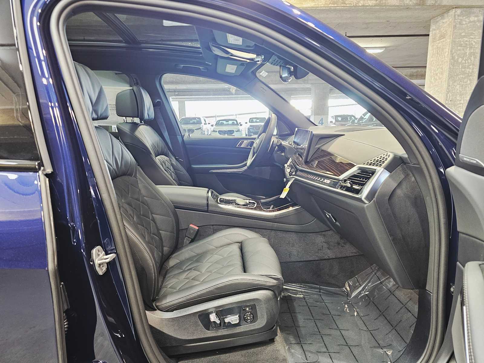 Thumbnail: 2026 BMW X5 - 27