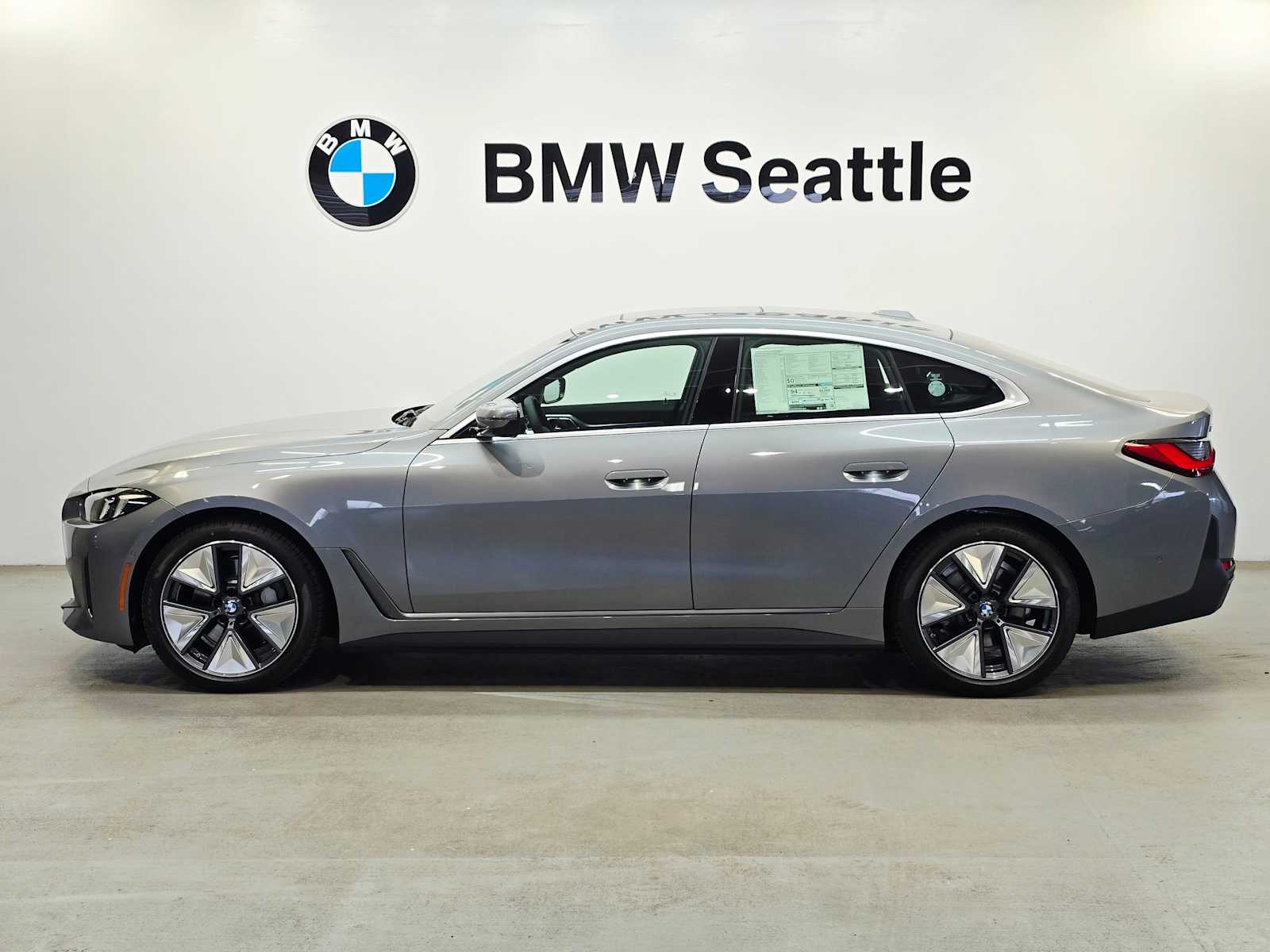 Thumbnail: 2026 BMW i4 - 3