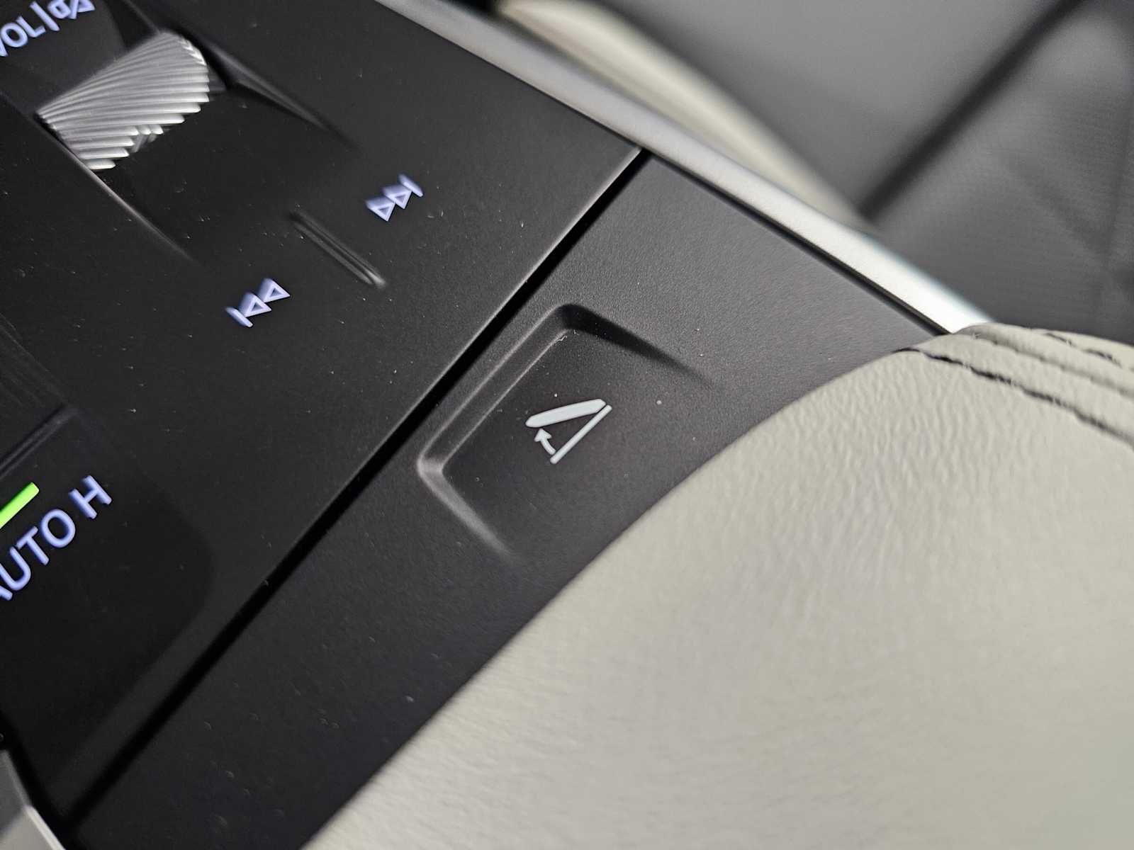 Thumbnail: 2026 BMW X1 - 23