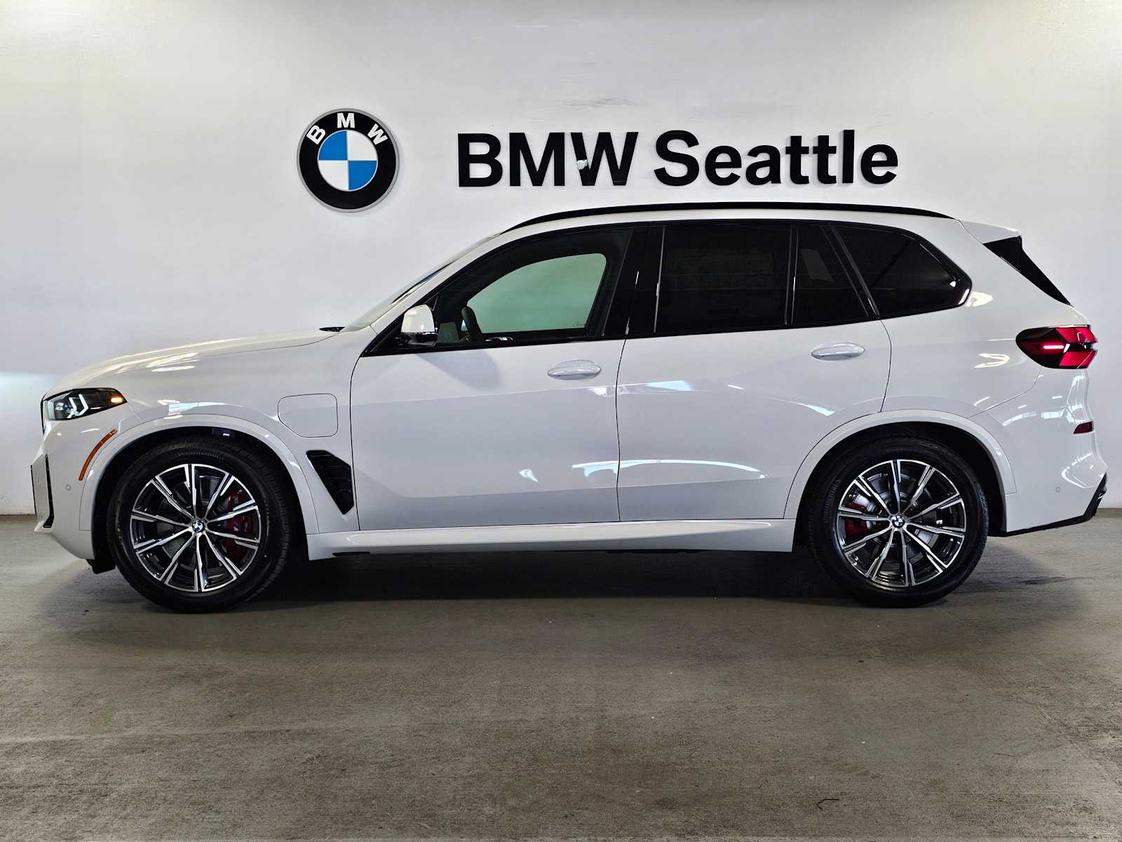Thumbnail: 2026 BMW X5 - 3
