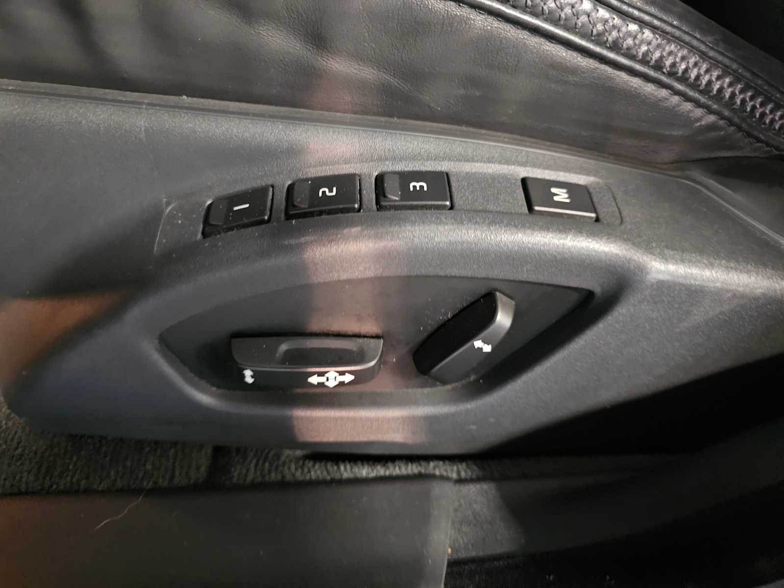 Thumbnail: 2009 Volvo XC70 - 21