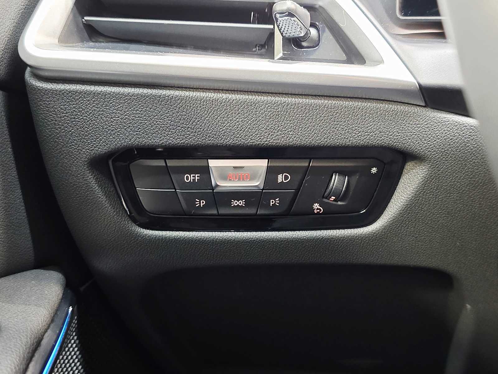 Thumbnail: 2025 BMW 3 Series - 21