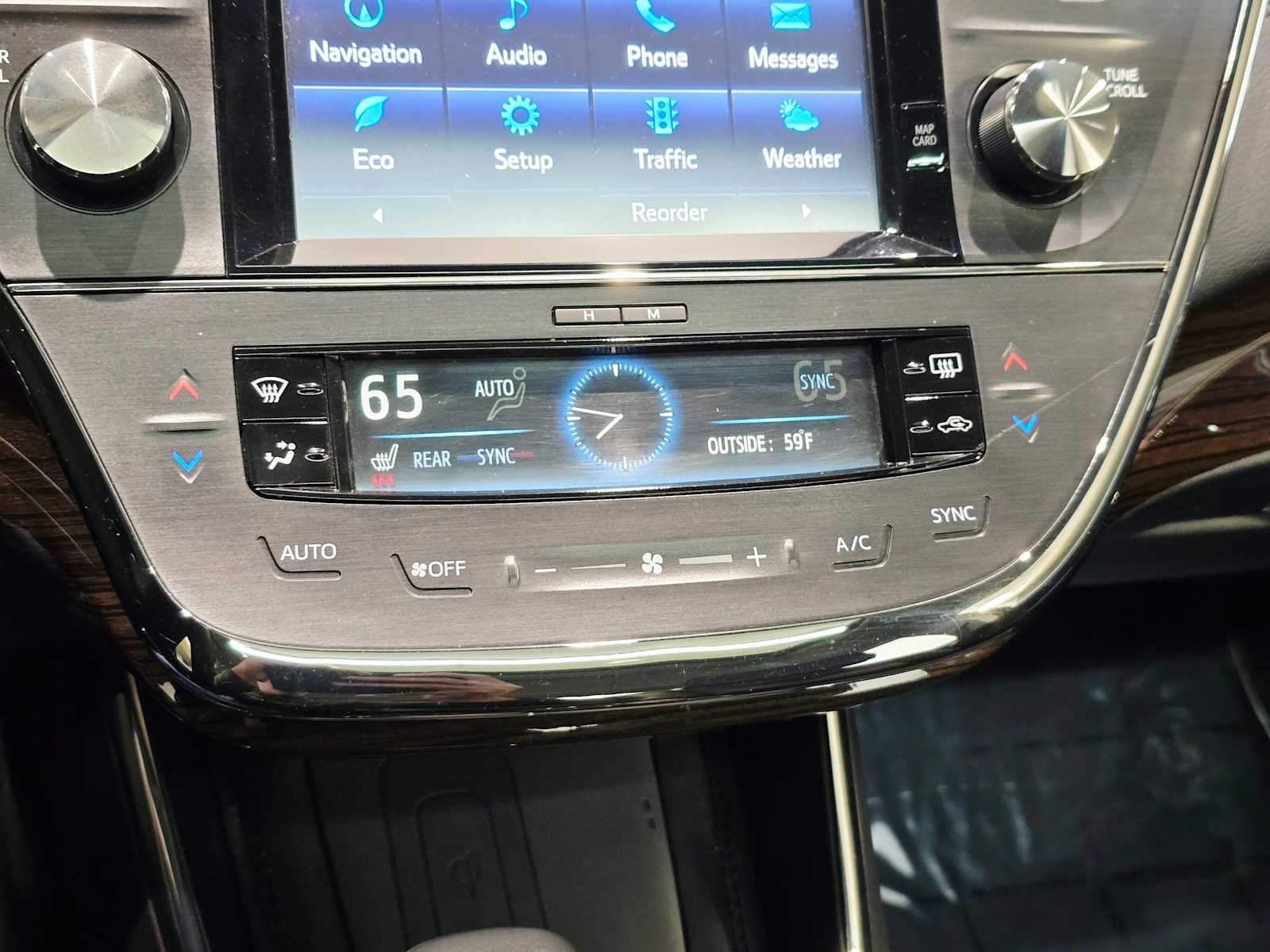 Thumbnail: 2015 Toyota Avalon - 14