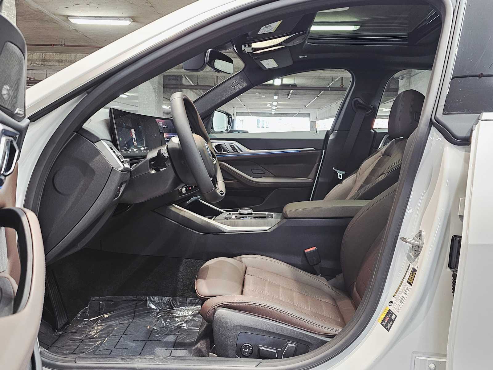 Thumbnail: 2025 BMW i4 - 23