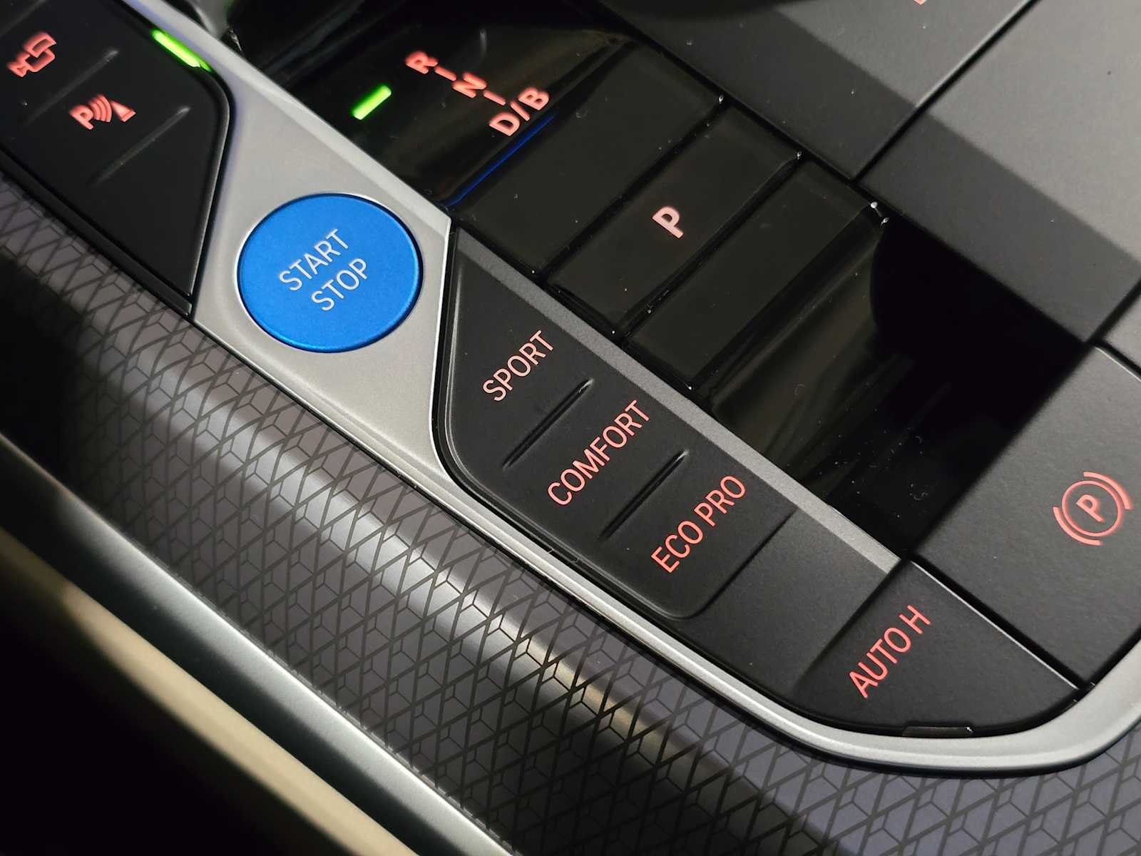 Thumbnail: 2025 BMW i4 - 18