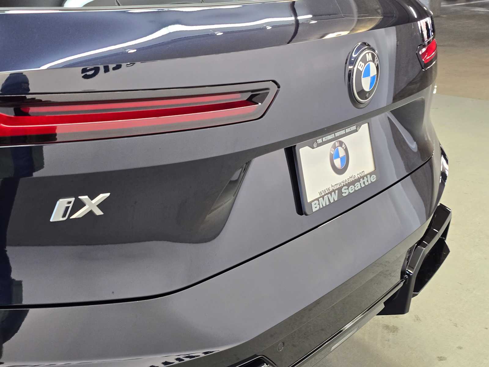 Thumbnail: 2026 BMW iX - 7