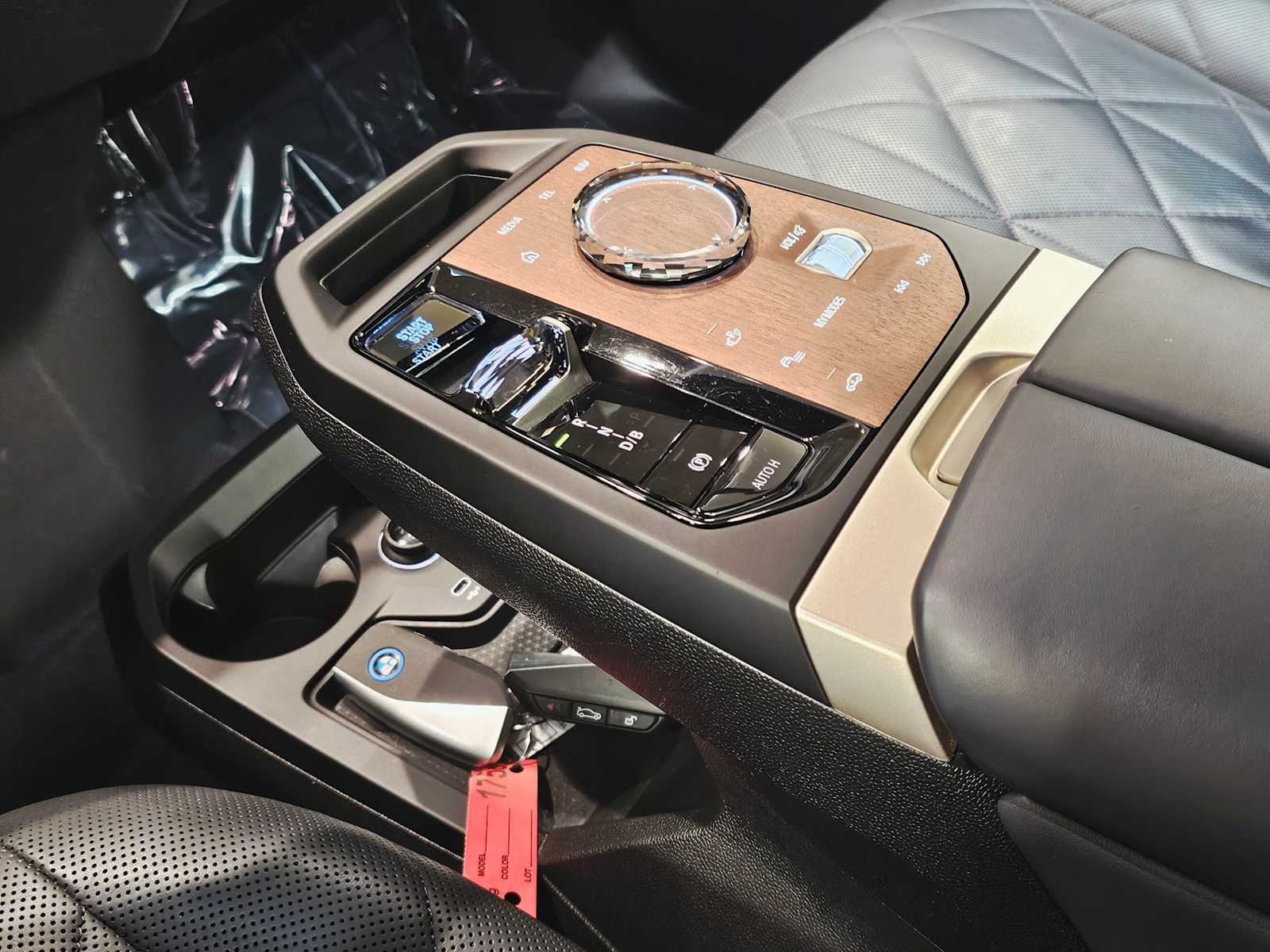 Thumbnail: 2023 BMW iX - 17