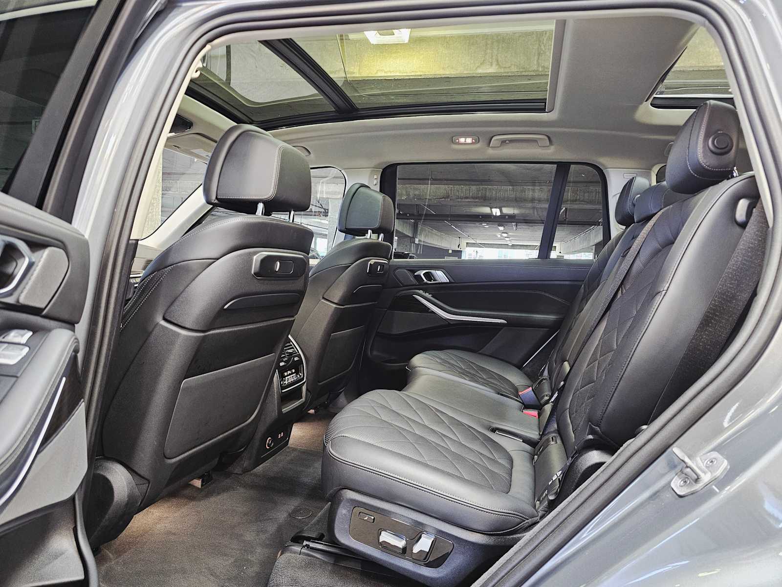 Thumbnail: 2024 BMW X7 - 25