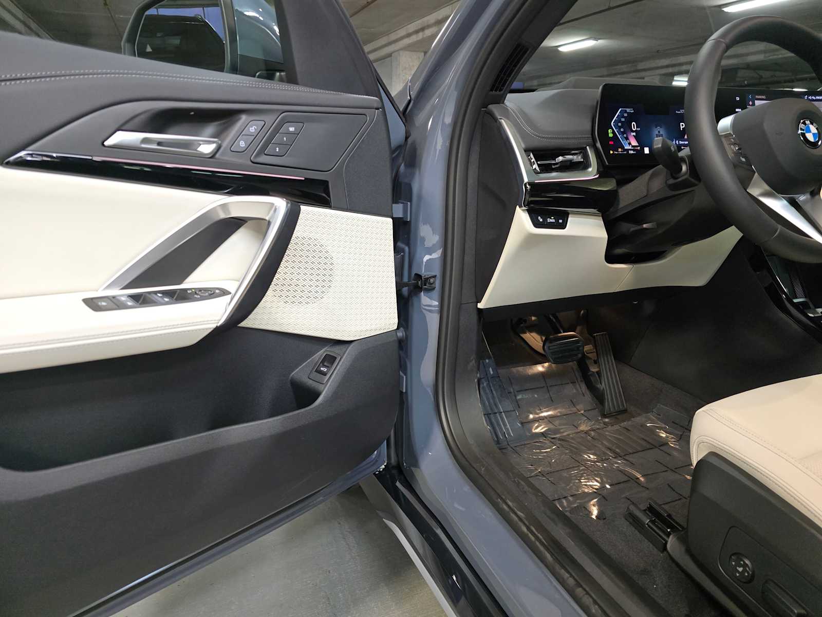 Thumbnail: 2026 BMW X1 - 23