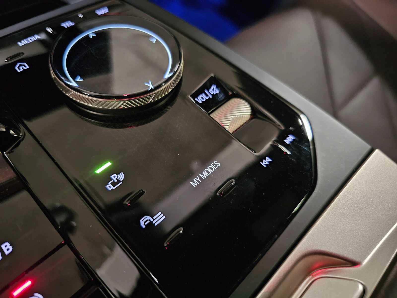 Thumbnail: 2024 BMW iX - 23