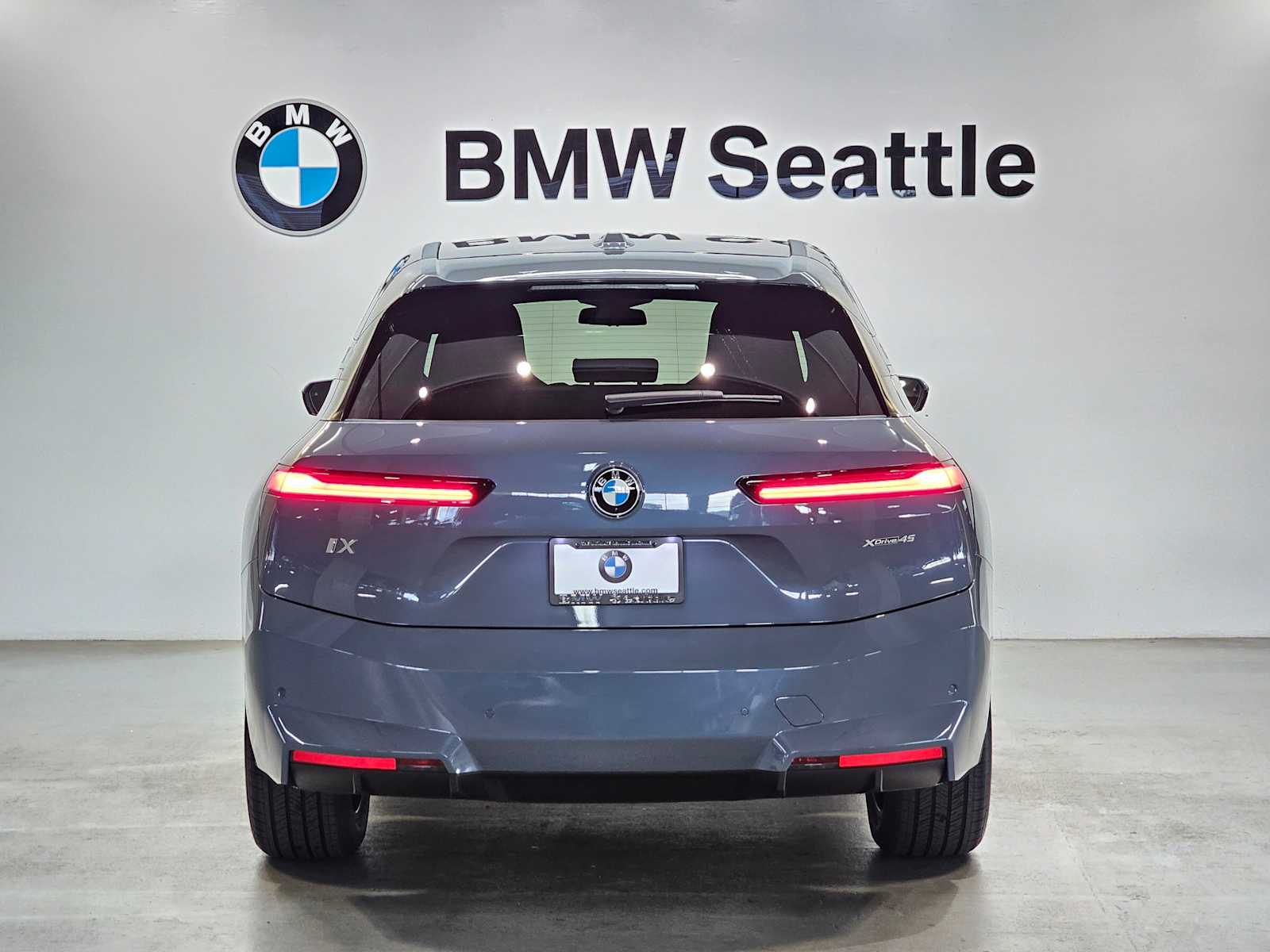 Thumbnail: 2026 BMW iX - 5