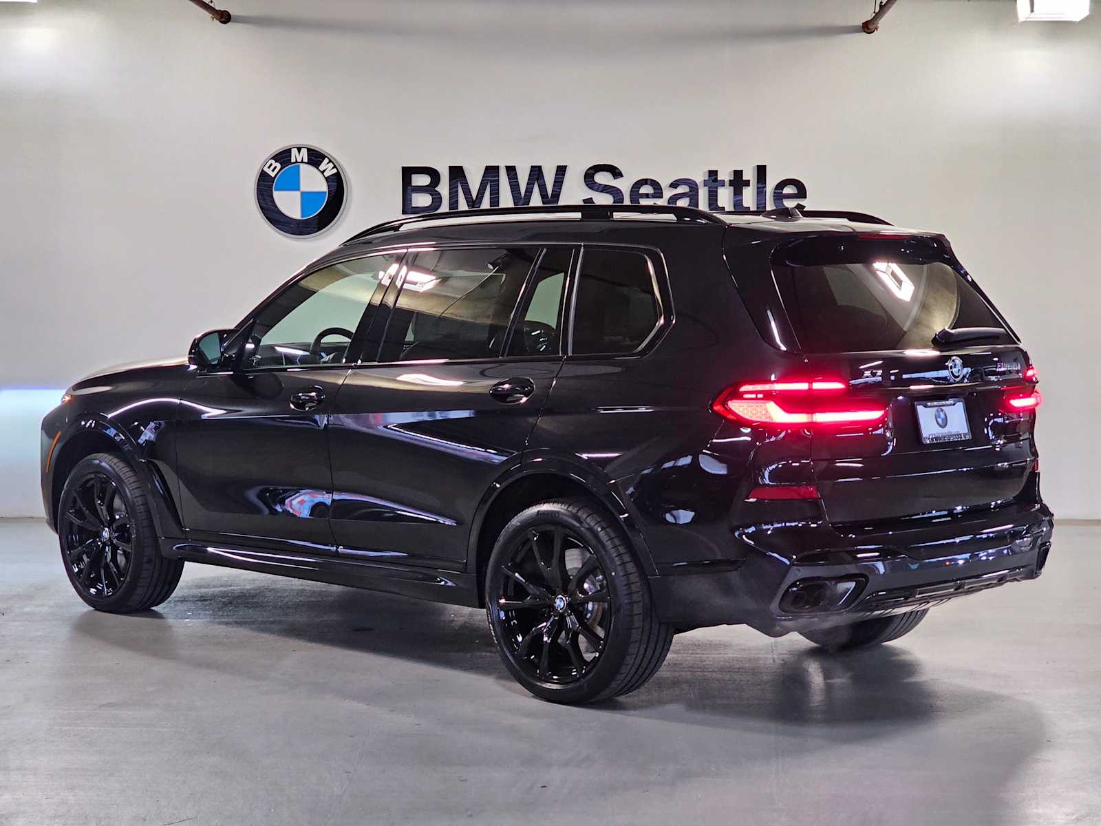 Thumbnail: 2026 BMW X7 - 4