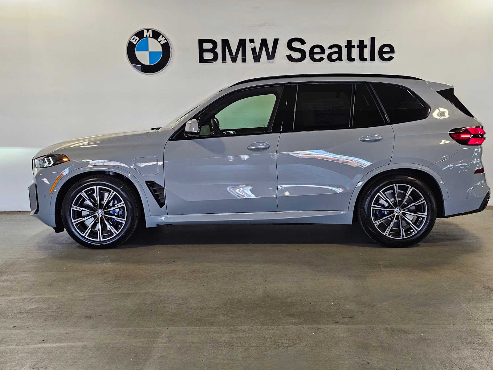 Thumbnail: 2026 BMW X5 - 3