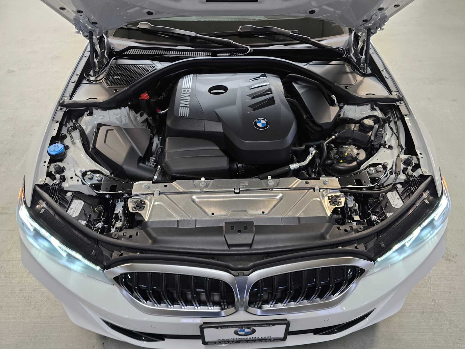 Thumbnail: 2025 BMW 3 Series - 9