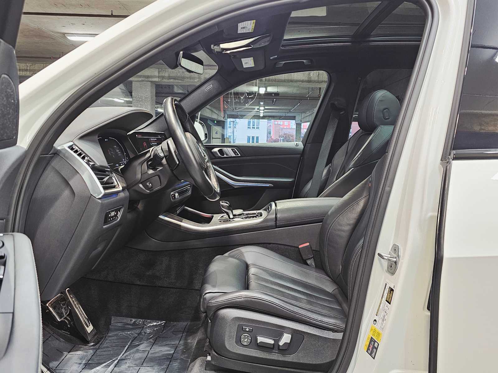 Thumbnail: 2022 BMW X5 - 23